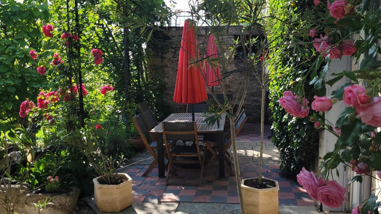 Relais De La Renaissance Panzió Saint-Michel-de-Montaigne Kültér fotó